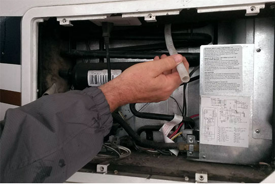 Прочистка слива (дренаж) холодильника в Зарайске