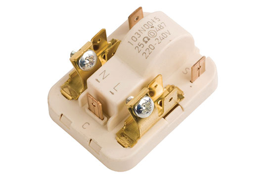 Замена пускозащитного реле холодильника в Зарайске